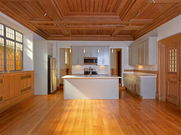 The Academy Luxury Apartments and Townhomes — Photo 23