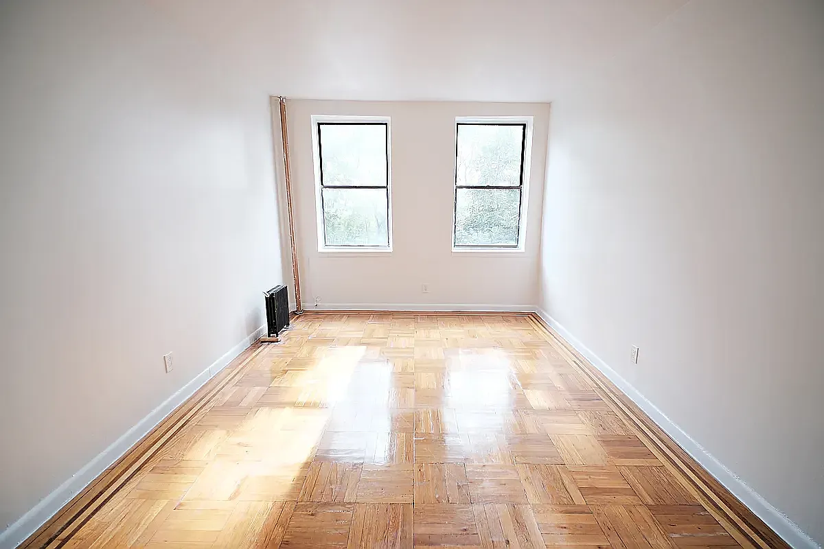 401 Edgecombe Avenue — Photo 1