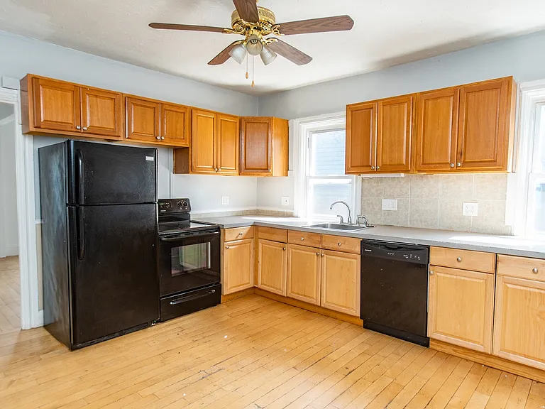 74 Vernon St #2A — Photo 2