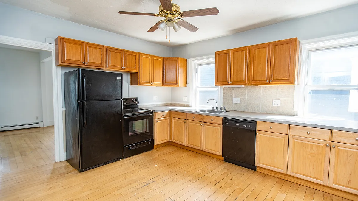 Building Photo - 74 Vernon St #2A