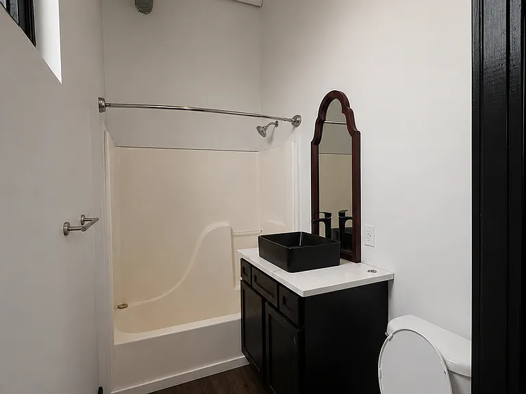 917 E Douglas Ave #C — Photo 5
