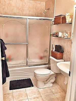 4th image of 422 E 10th St #2B