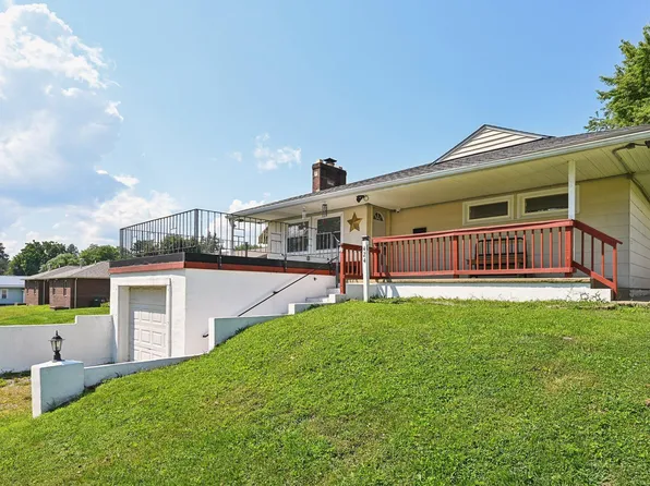 424 Ridge Ave, Newark, OH 43055