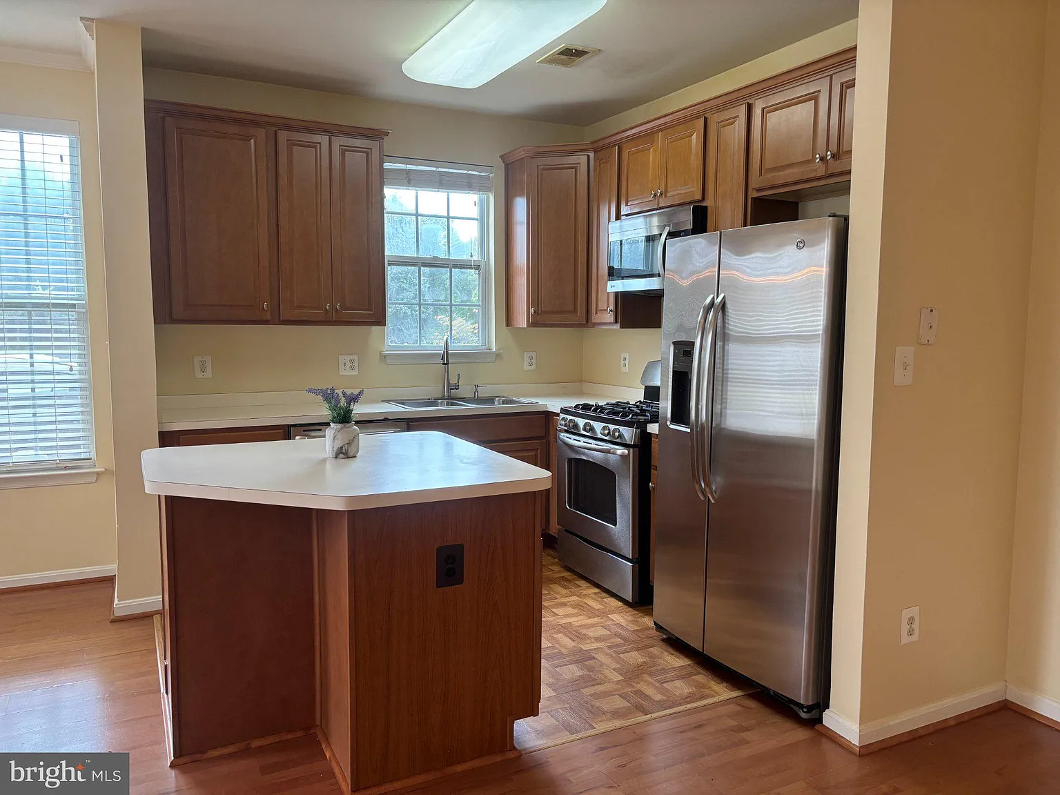21197 McFadden Sq — Photo 3