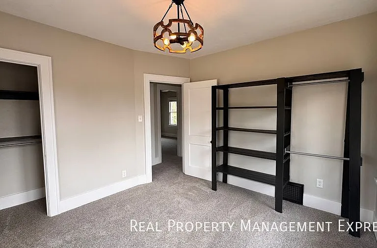 509 W 25th St — Photo 39