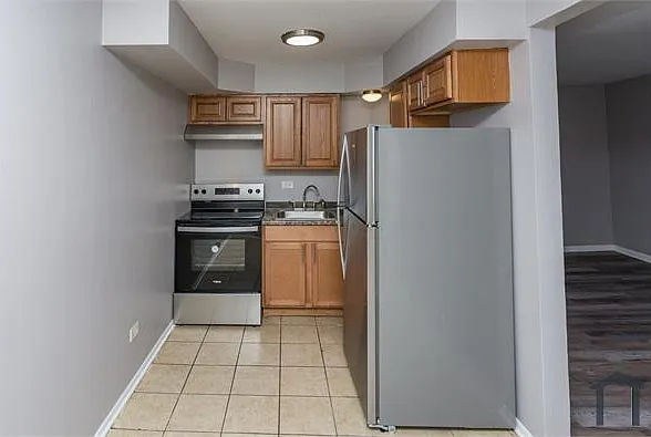 8213 S Exchange Ave #3