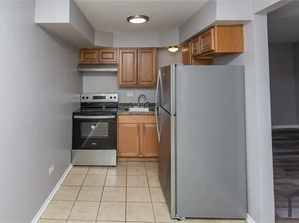 8213 S Exchange Ave APT 3, Chicago, IL 60617