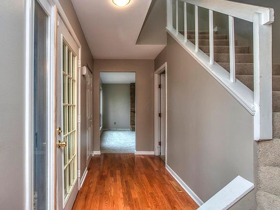 3rd image of 1689 Emerald Ct