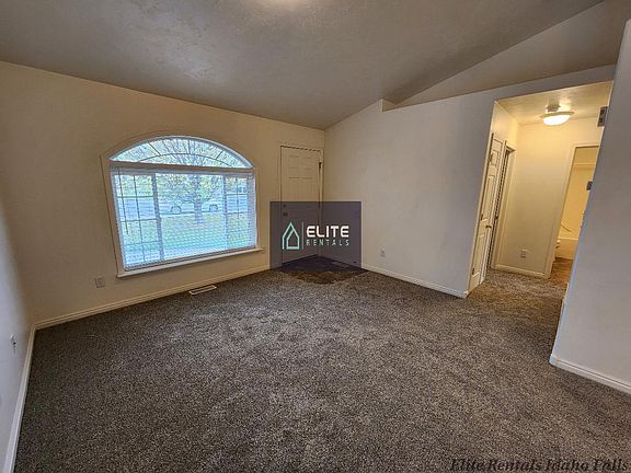4th image of 1078 Matchpoint Dr