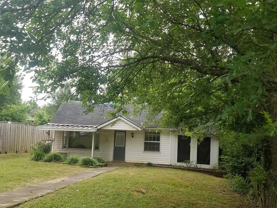 1st image of 2622 Carson Ave