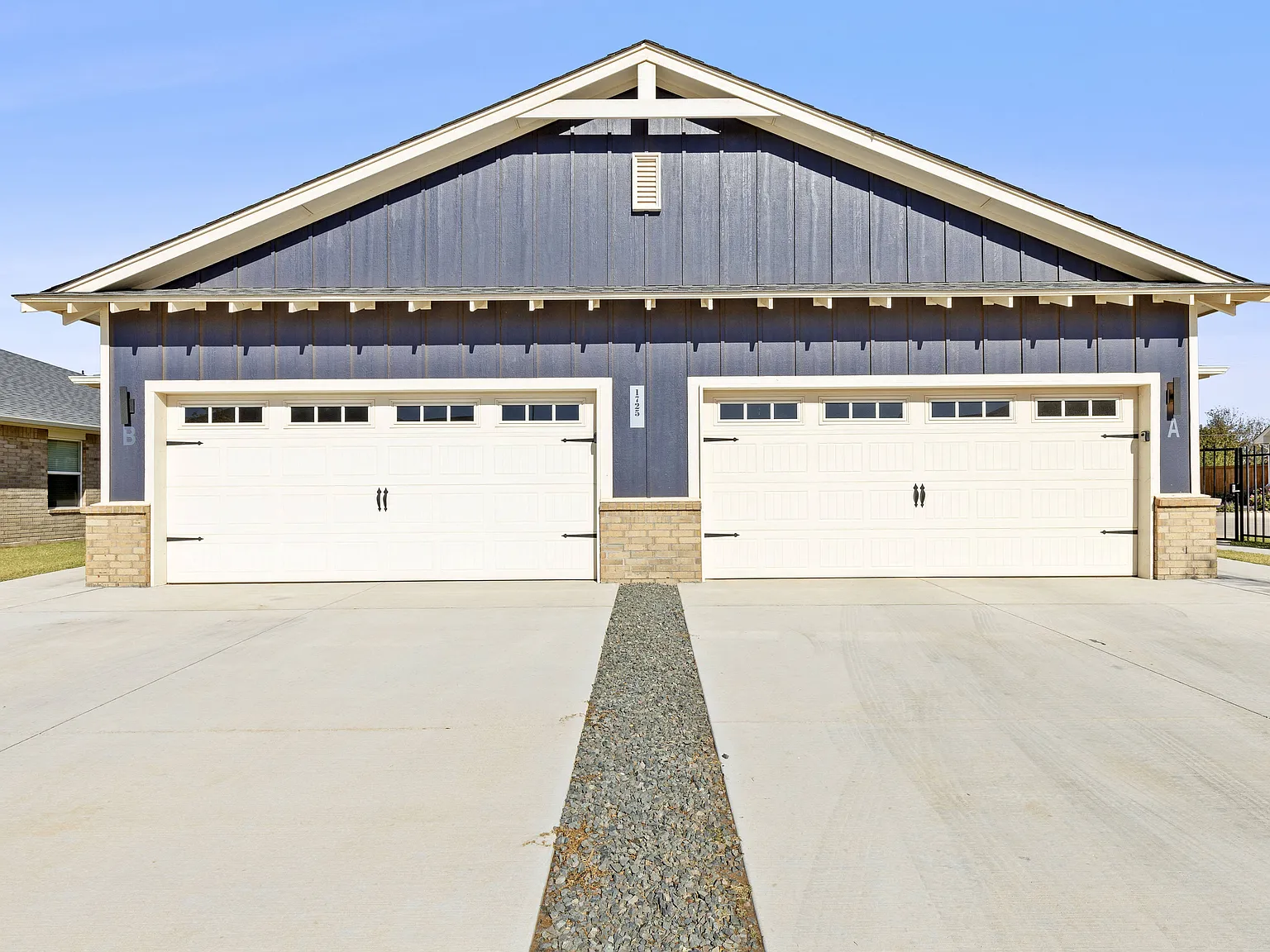 Chisholm Pointe — Photo 1