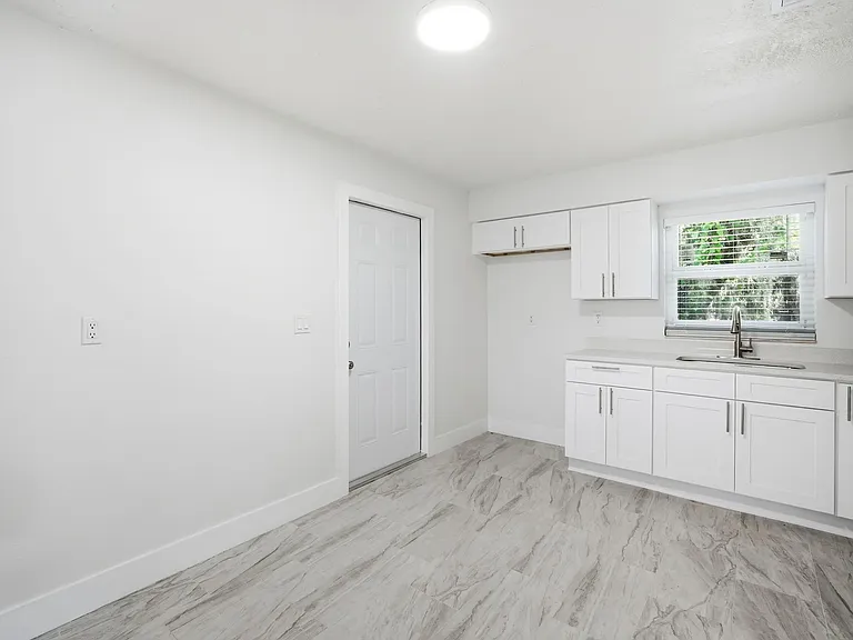 7309 N Hutton Pl #D — Photo 10