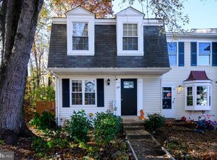 34 Devon Ct, Sterling, VA 20165