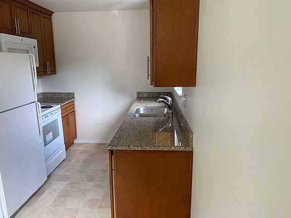 4th image of 402 Wendy Way #4