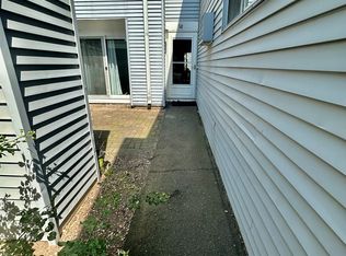 98 Cinnamon Spgs, South Windsor, CT 06074