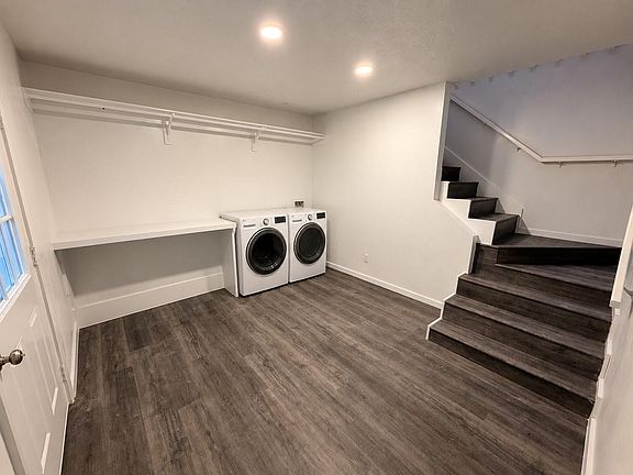 4th image of 916 Brook Forest Dr #B