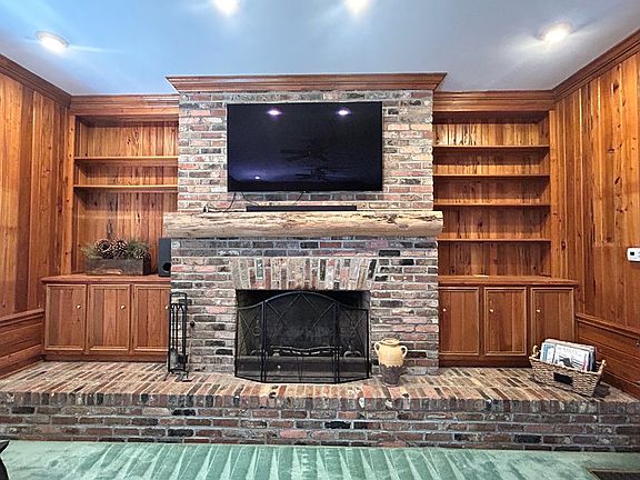 4th image of 1702 Slack Dr