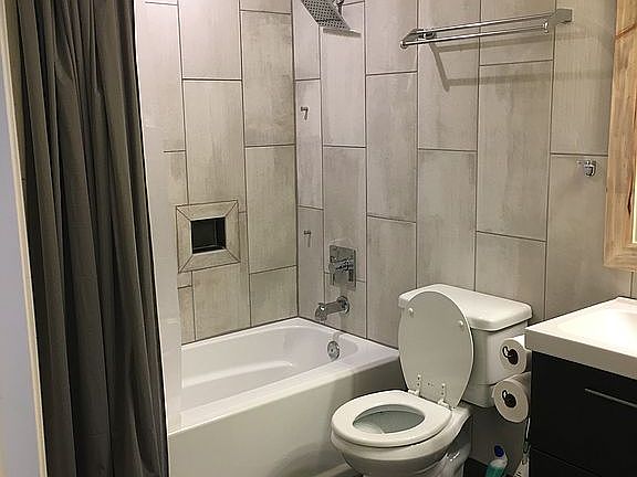 Main  Bathroom 