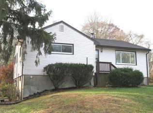 55 Damascus Rd, Branford, CT 06405