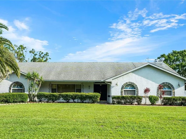 8522 Cranes Roost Dr, New Port Richey, FL 34654