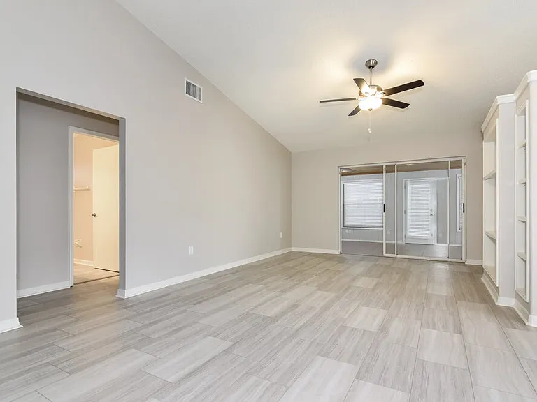 26808 Haverhill Dr — Photo 9