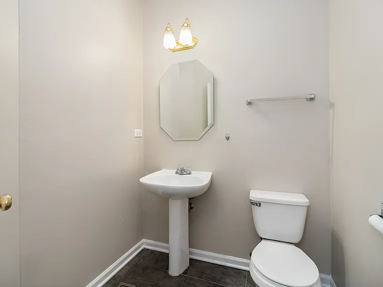 3071 Autumn Lake Dr — Photo 7