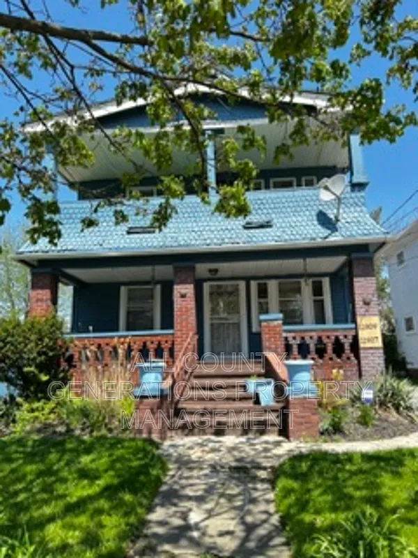 3 bed, 1.5 bath, $1,250 — Photo 1