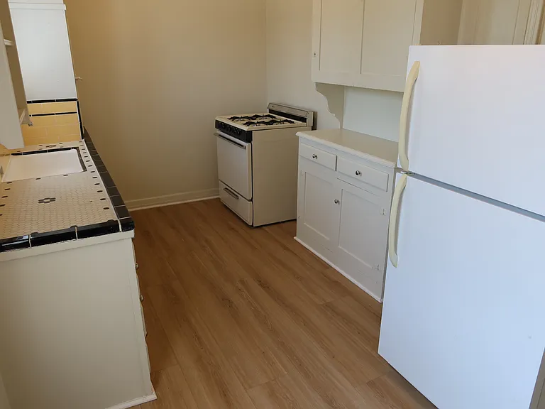 803 N Detroit St #7 — Photo 6