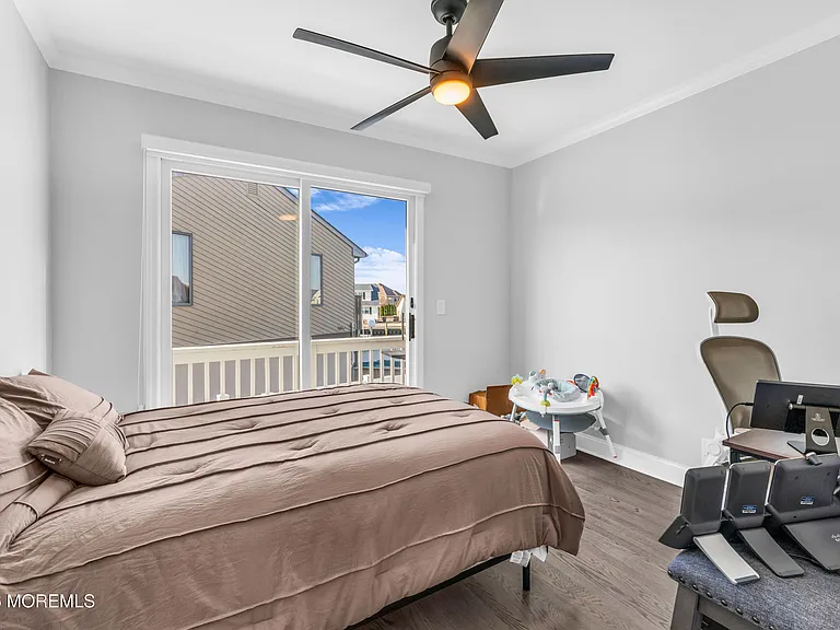 3330 Windsor Ave — Photo 16
