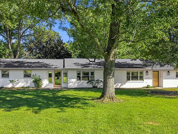 2nd image of 957 Margaret Dr