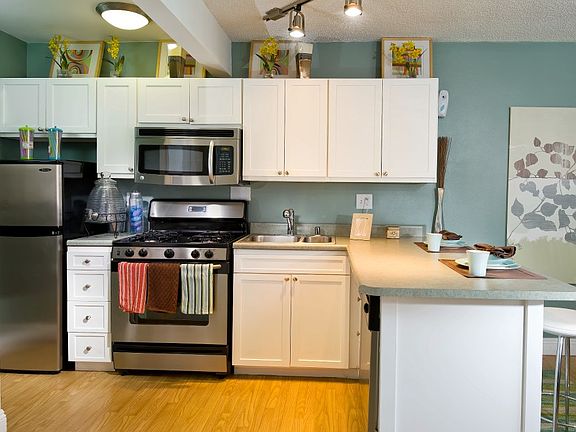3rd image of 2501 Pico Blvd