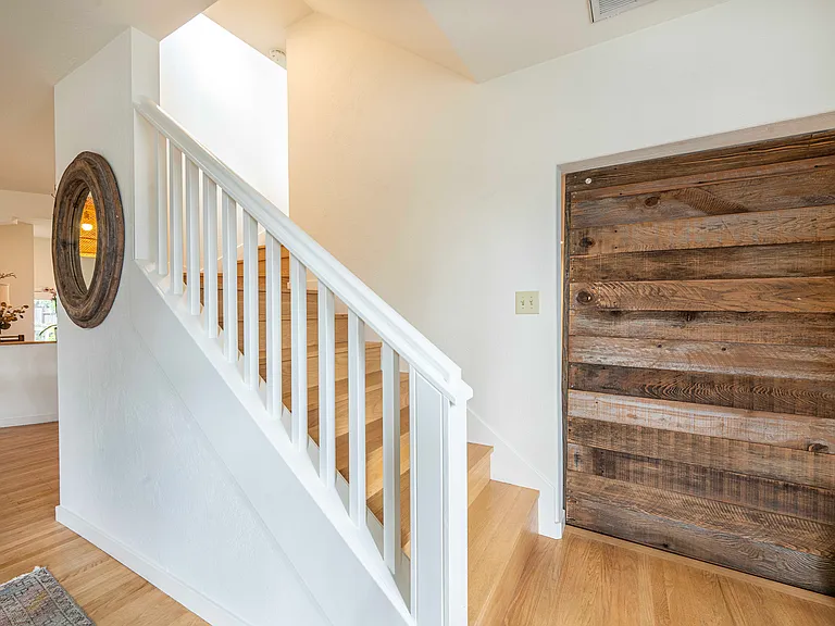 366 Patten St — Photo 12