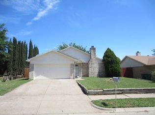 6525 Westridge Dr, Watauga, TX 76148