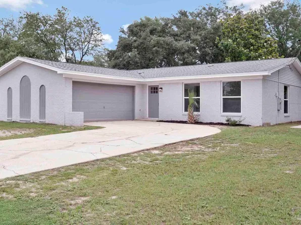 1378 Harvard Dr, Gulf Breeze, FL 32563