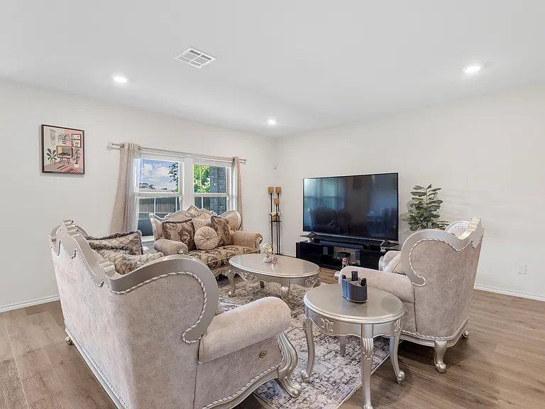 3005 Karsen Ln — Photo 5