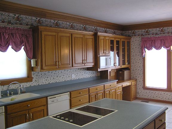 s.e. view of kitchen