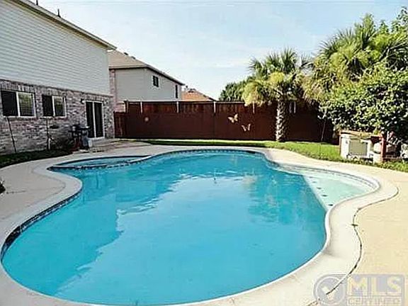 3rd image of 3144 Pine Valley Dr