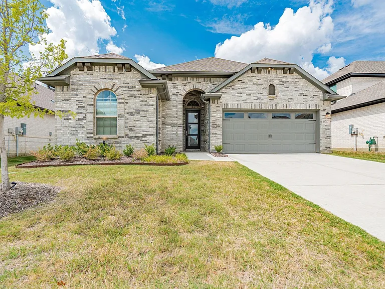 16717 Garden Dr — Photo 3