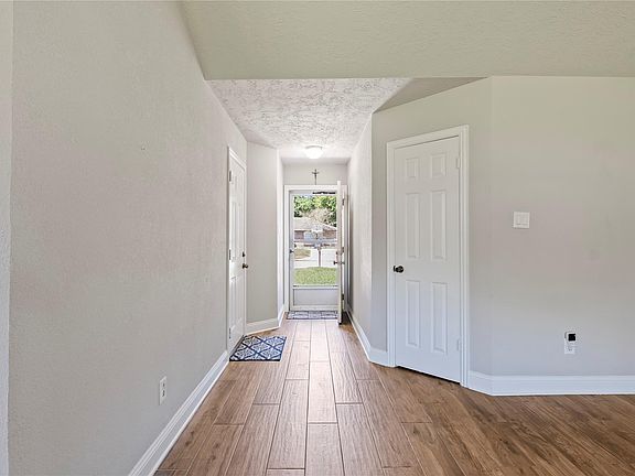 5th image of 2793 Wood Hollow Drive