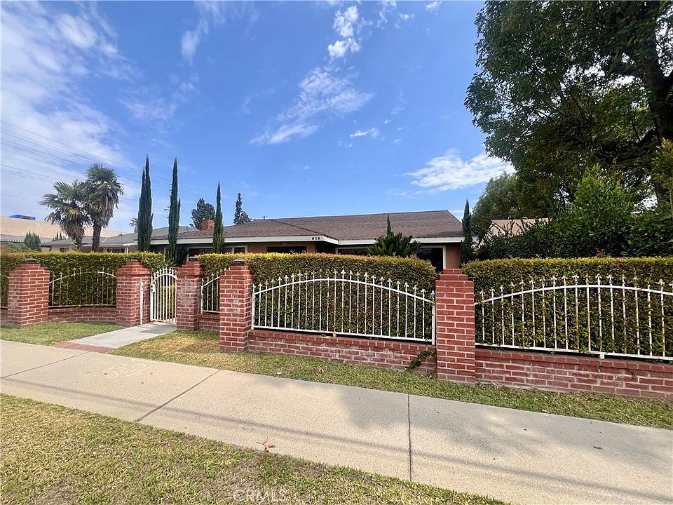 1st image of 918 W Badillo St