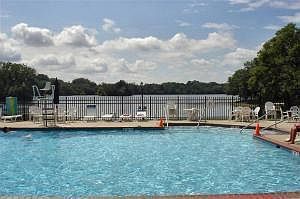 5th image of 10317 N Fontainbleau Ct