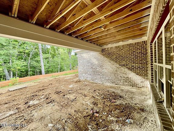 3rd image of 6607 Grand Oak Ln