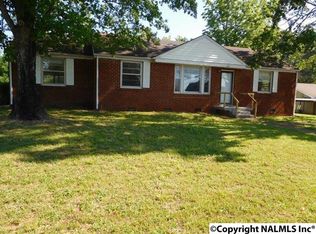 3806 Oakwood Ave NW, Huntsville, AL 35810