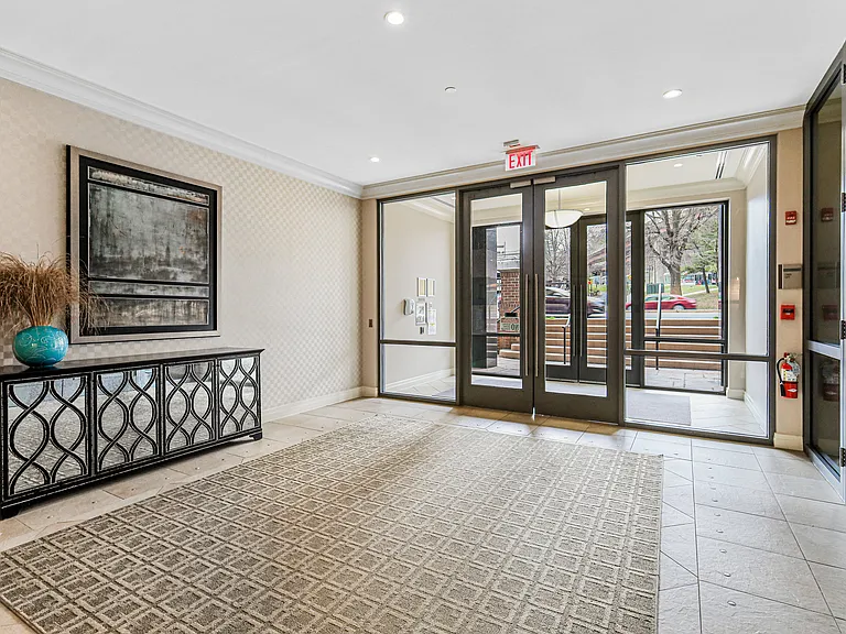 2451 Midtown Ave #601 — Photo 16