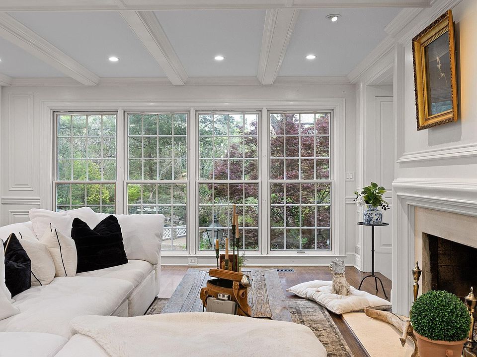 20th image of 590 Springhill Dr NE