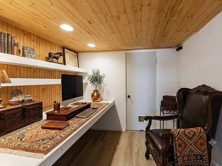 6328 Frondosa Dr — Photo 25