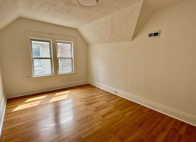 1st image of 200 6th St #3