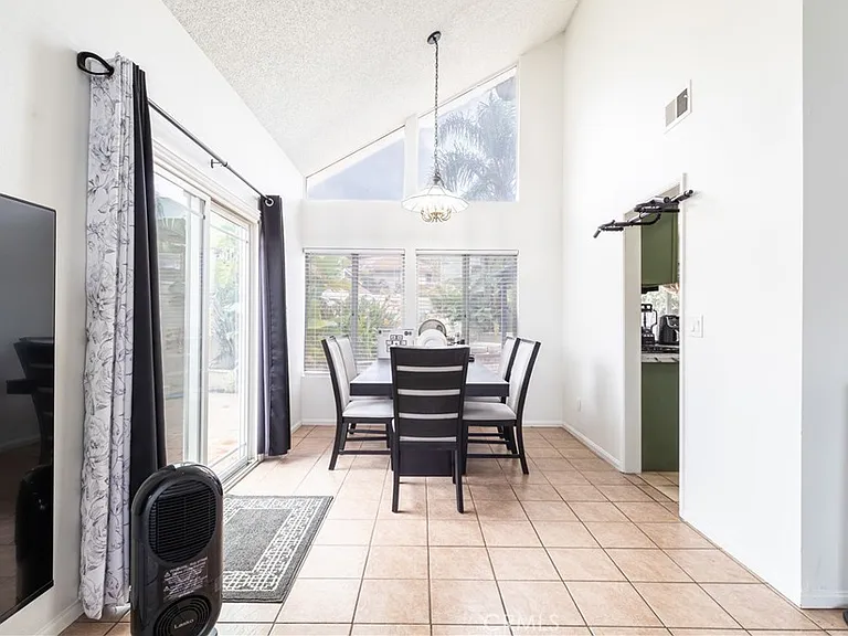 4511 Feather River Rd — Photo 3