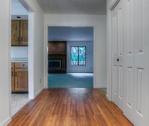 3rd image of 103 Teakwood Ct