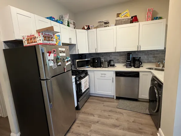 2905 N Mildred Ave, Chicago, IL